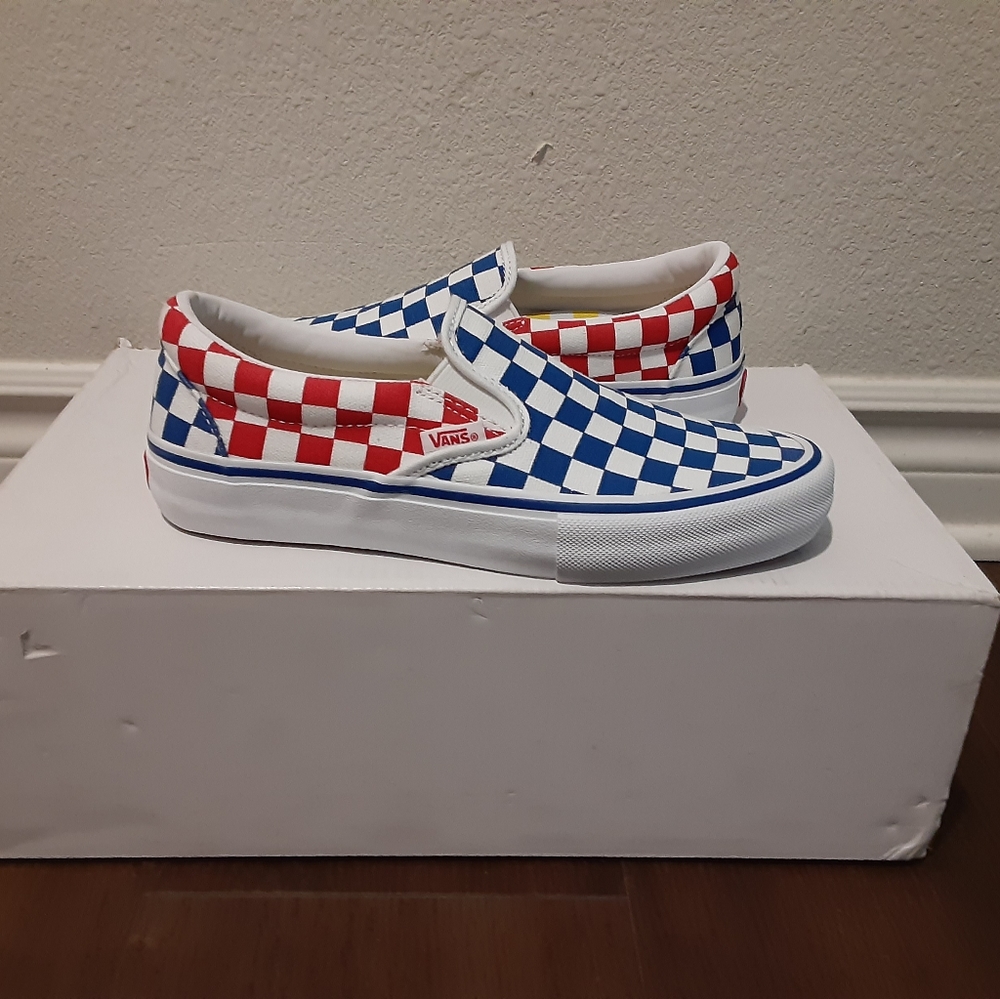 Vans - Picture 2 of 4